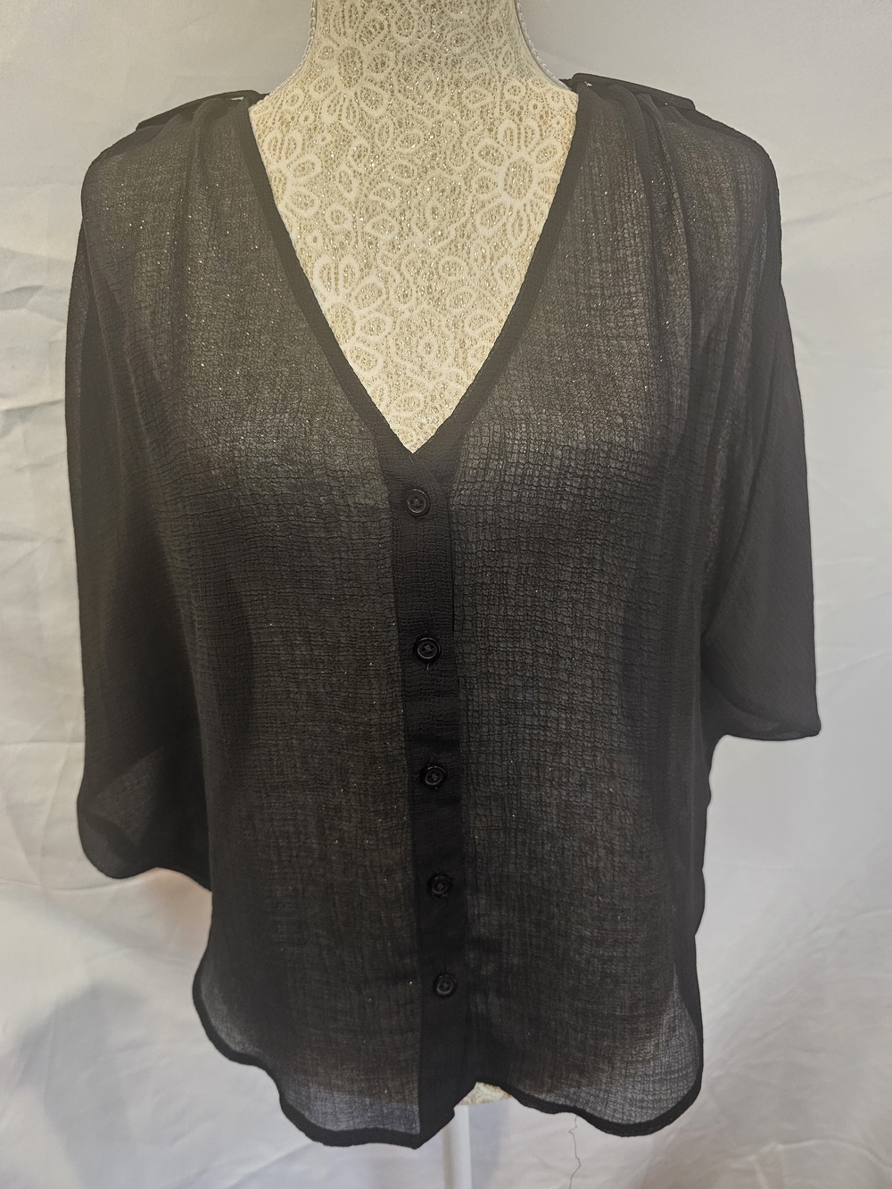 5/48 Black Sheer Button-Front Women’s Top W/ Shoulder Tab & Open Slv Seam. Sz M
